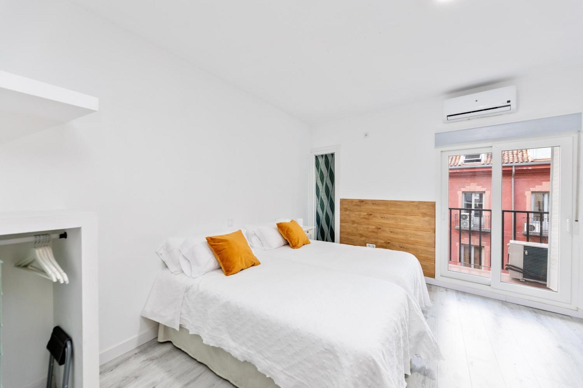 Los Apartamentos Jacinto Benavente Centro Madrid Dış mekan fotoğraf